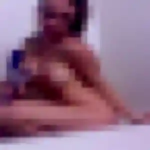 Dina (19 ans) à Anse propose une rencontre maintenant