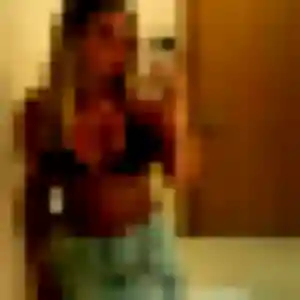 rencontre sexy à Chaville : photo de Brigitte, 23 ans - inscription gratuite