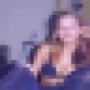 Karen, 33 ans, connectée à La Ville-du-Bois pour une rencontre coquine