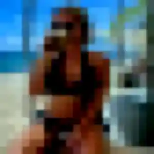 Lola, 28 ans, dispo pour rencontre sexy à Larmor-Plage