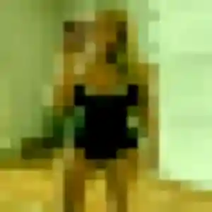 Emeraude, 20 ans, connectée à Les Trois-Îlets pour une rencontre coquine