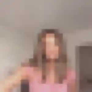 Josephine (24 ans) à Louvres propose un rencontre sexy aujourd'hui