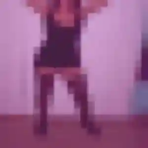 Charmante Angelique, 27 ans à Louvroil - voir sa photo