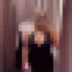 Contacte Erika, 20 ans à Rives en privé