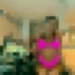 Sexy Alienor, 21 ans à Saint-Astier - voir sa photo