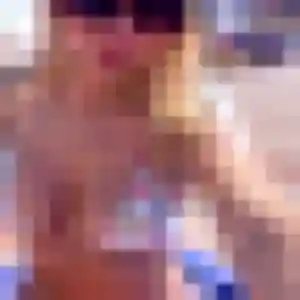 Apolline (20 ans) à Saint-Didier-au-Mont-d'Or cherche un rencontre sexy maintenant