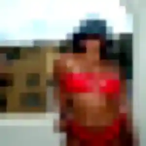 Découvre Colombe, 20 ans à Sainte-Suzanne en privé